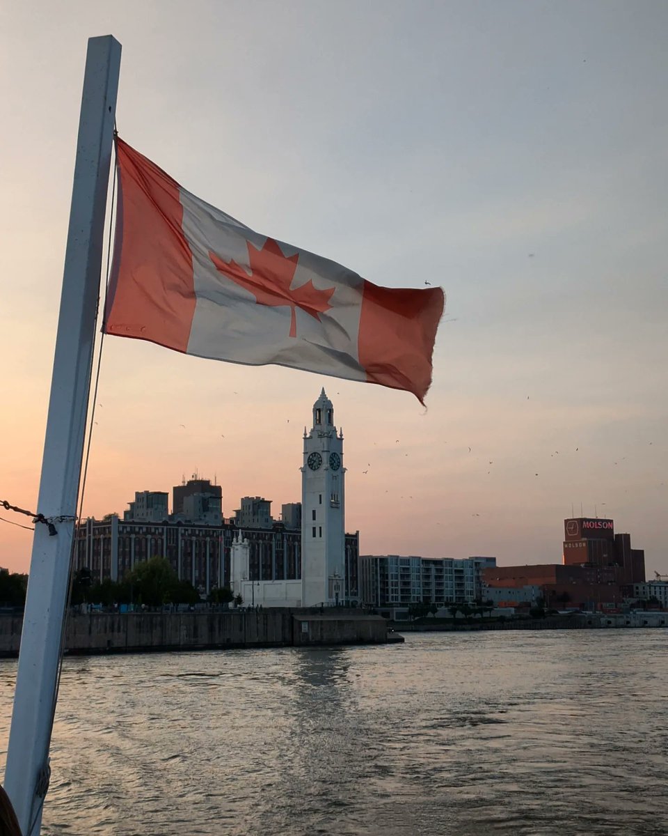 Great weather and great food in old town this week. Cheers from #Montreal