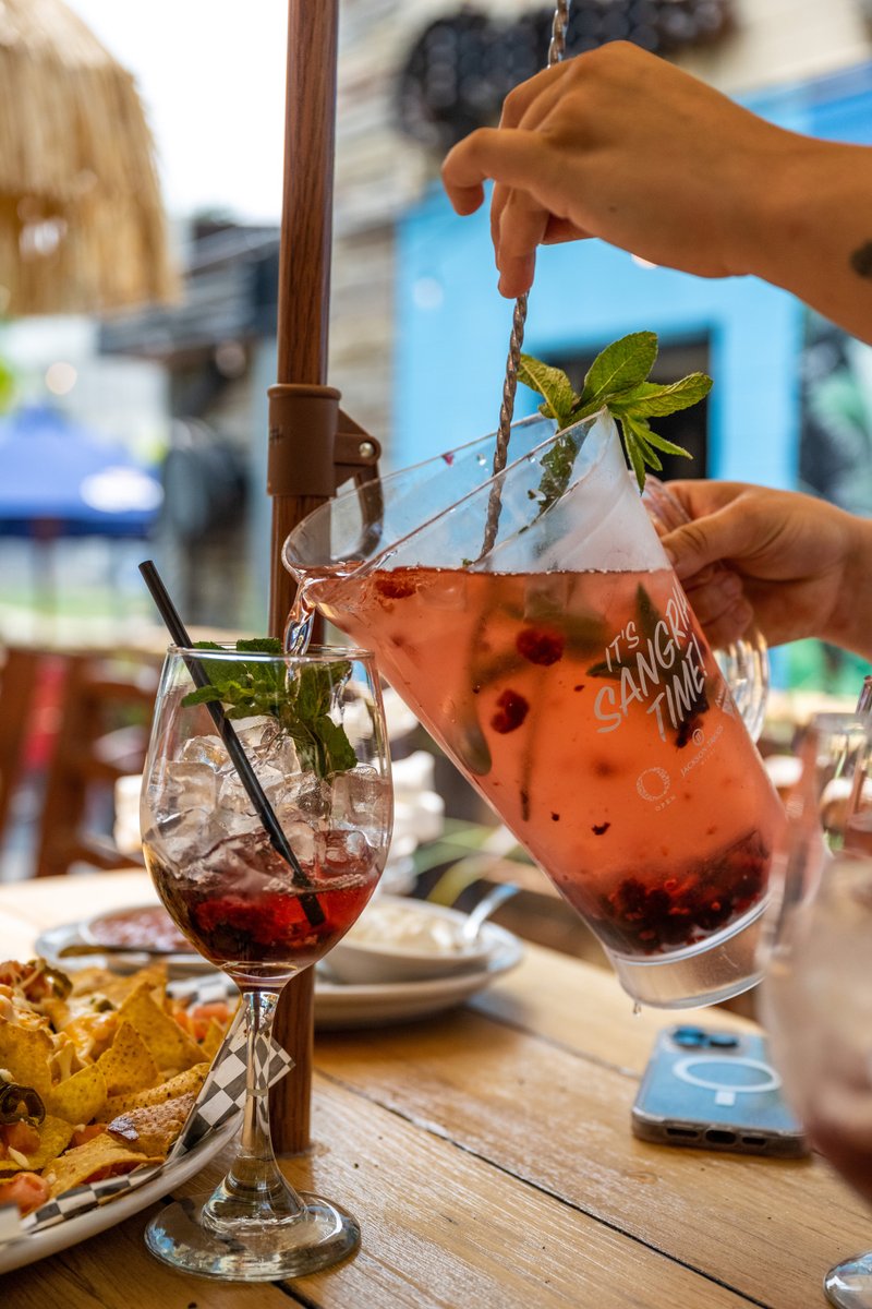 ⛽️ Filler up! It's Friday 🤩

#eatatjoes #drinkatjoes #partyatjoes