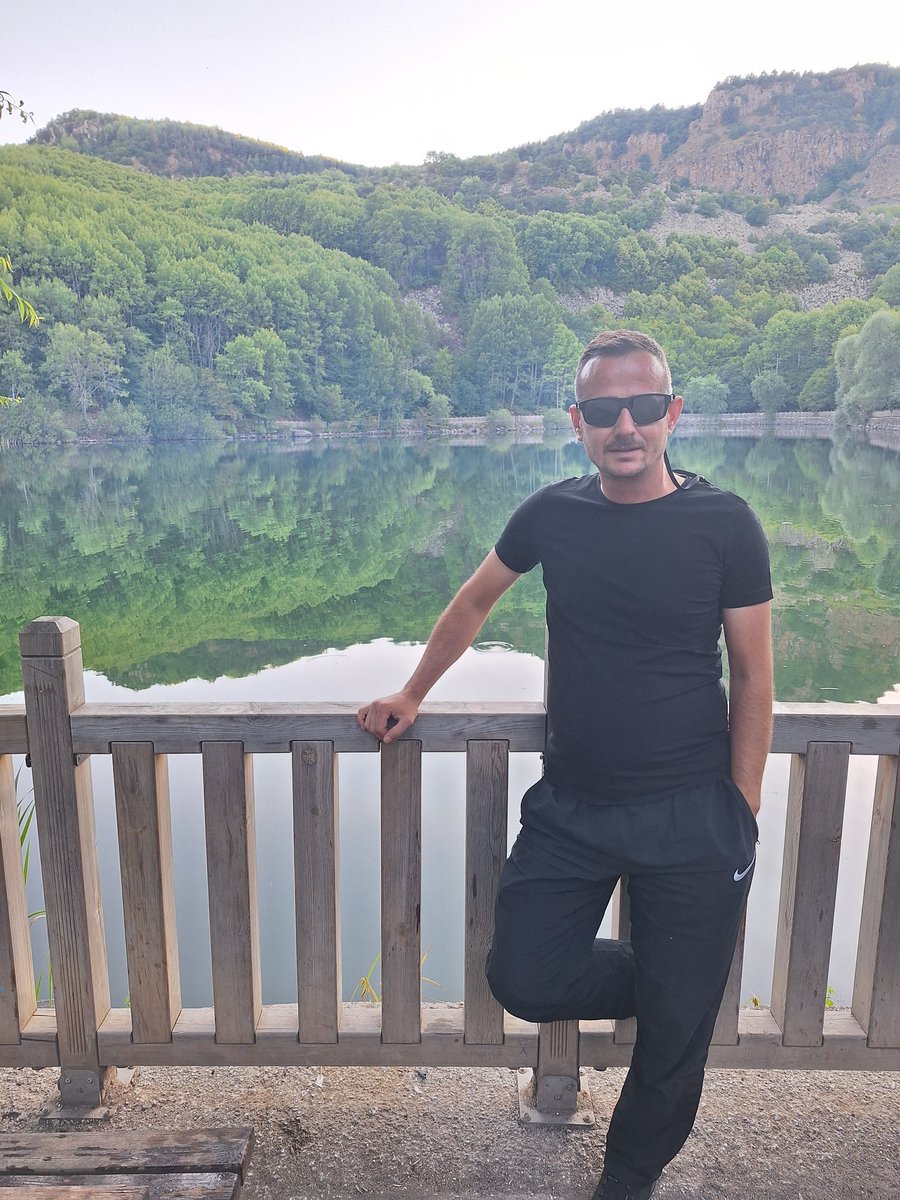 #ankara #çubuk #karagöl #milli #parkı 
Ankara'nin çubuk ilçesinde gezilecek doğa harikası biyer herkese tavsiye ederim