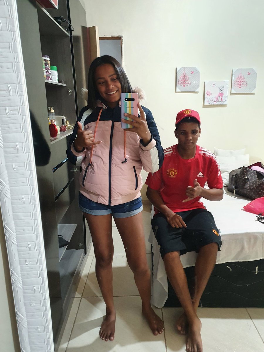 PoderosinhaChef's tweet photo. Oh meu irmão como cuidei de vc dês da nossa infância e hj o que eu mais temia aconteceu vc me deixou meu irmão pq vc fez isso cmg vida, nossa família está destruída 💔💔💔💔😭😭😭😭😭😭 https://t.co/bzM1bWGroR