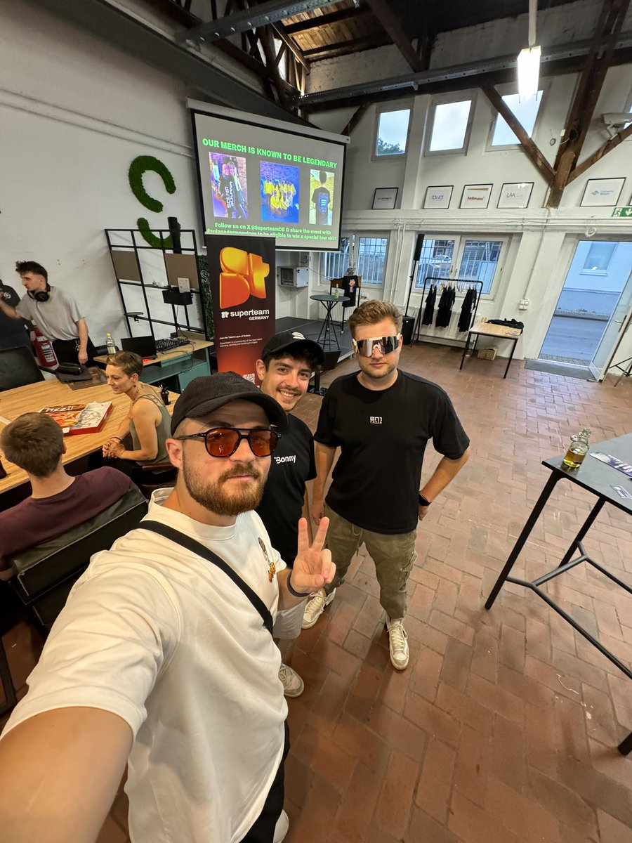 Solana is the best <a href="/SuperteamDE/">Superteam Germany</a> ✌️

(<a href="/zCase_/">zCase</a> paid me 0.01 SOL to say this) 

#solanagermanytour