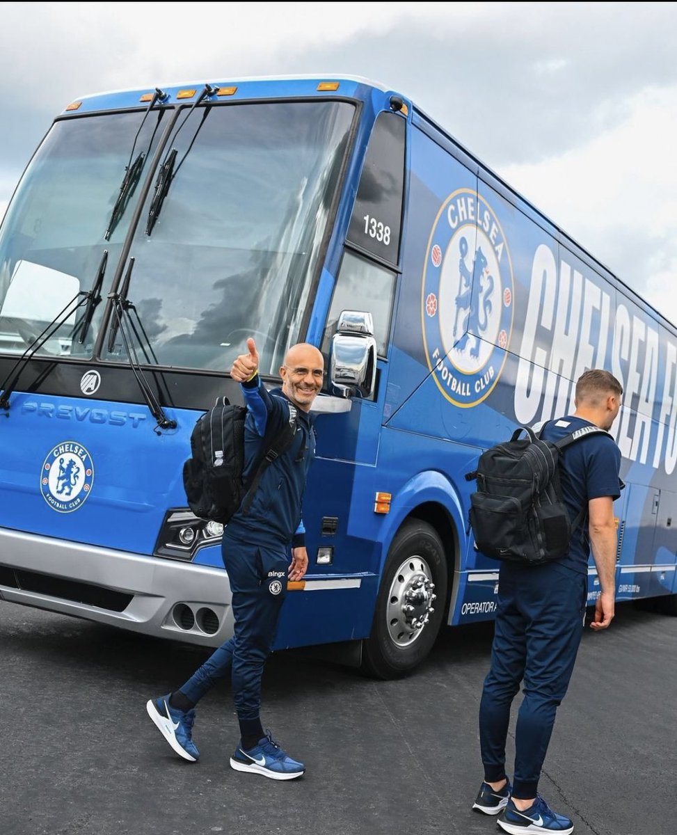 Benezaka's tweet photo. CHELSEA for life…. I’m very very sorry for MAN CITY. https://t.co/zu8p98kEhq