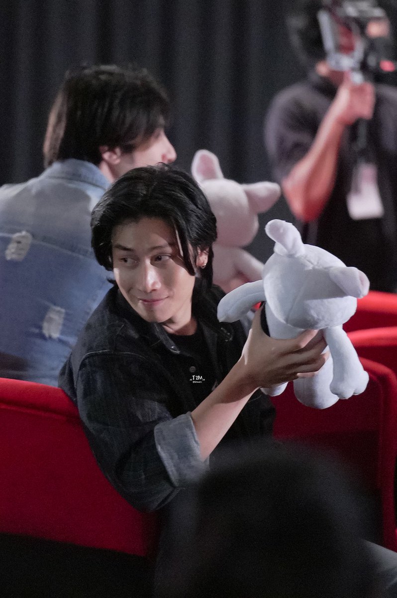#4MINUTES_EP4

โรงมืดมาก แต่เจ้าหนูมีความสุขฝุดๆ มันดีที่สุดละ 🐰

ปล. นี่ไม่ชิปนะ แต่ดูจบแล้วหัวยังจุ่มกันอยู่ 2 คนคือระ!! 

 <a href="/biblesumett/">Bsumettikul</a>
꒰ #BibleWichapas #bsumone ꒱