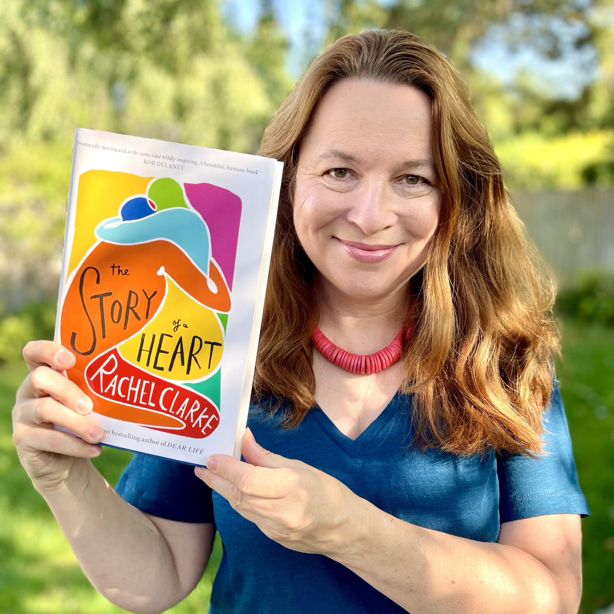 Simply overjoyed to share this fresh, gleaming, hardback copy of THE STORY OF A HEART, out on Sep 3rd!

A tale of two families, one heart, the century of medical breakthroughs enabling the extraordinary gift of #OrganDonation &amp; boundless altruism 🫀🫁💗

geni.us/TheStoryOfAHea…