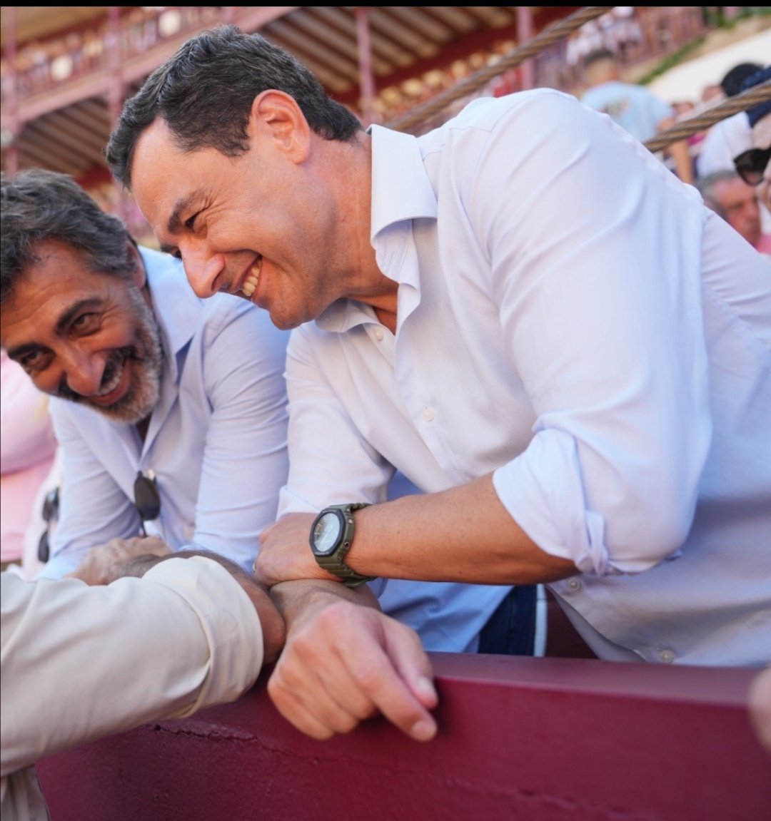 Hoy, Juanma Moreno del PP ha invitado al palco en los toros a Juan del Val. Es el mismo que llamó en El Hormiguero "fraude" a las elecciones que ganó Pedro Sánchez. Este año la Junta ha aumentado la partida de subvención a los toros con 1,4M€ mientras destroza la sanidad pública