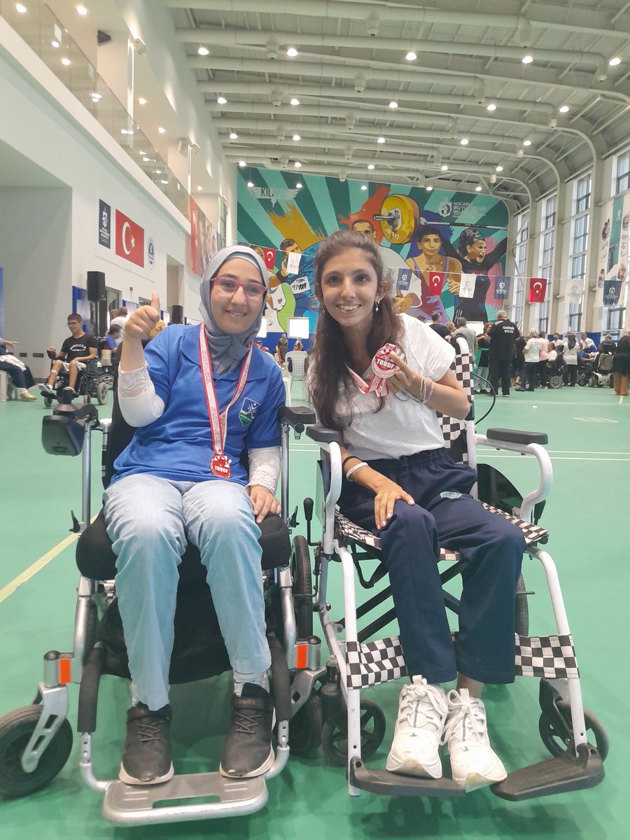 ATileyasam tweet media