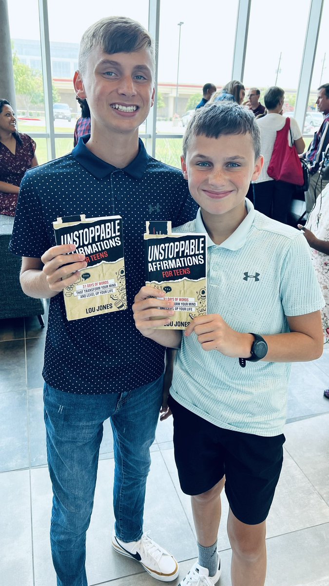 LouJonesInspire's tweet photo. Brothers that READ together Level Up together! #UnstoppableAffirmations #affirmations https://t.co/pIhWUX2tvj