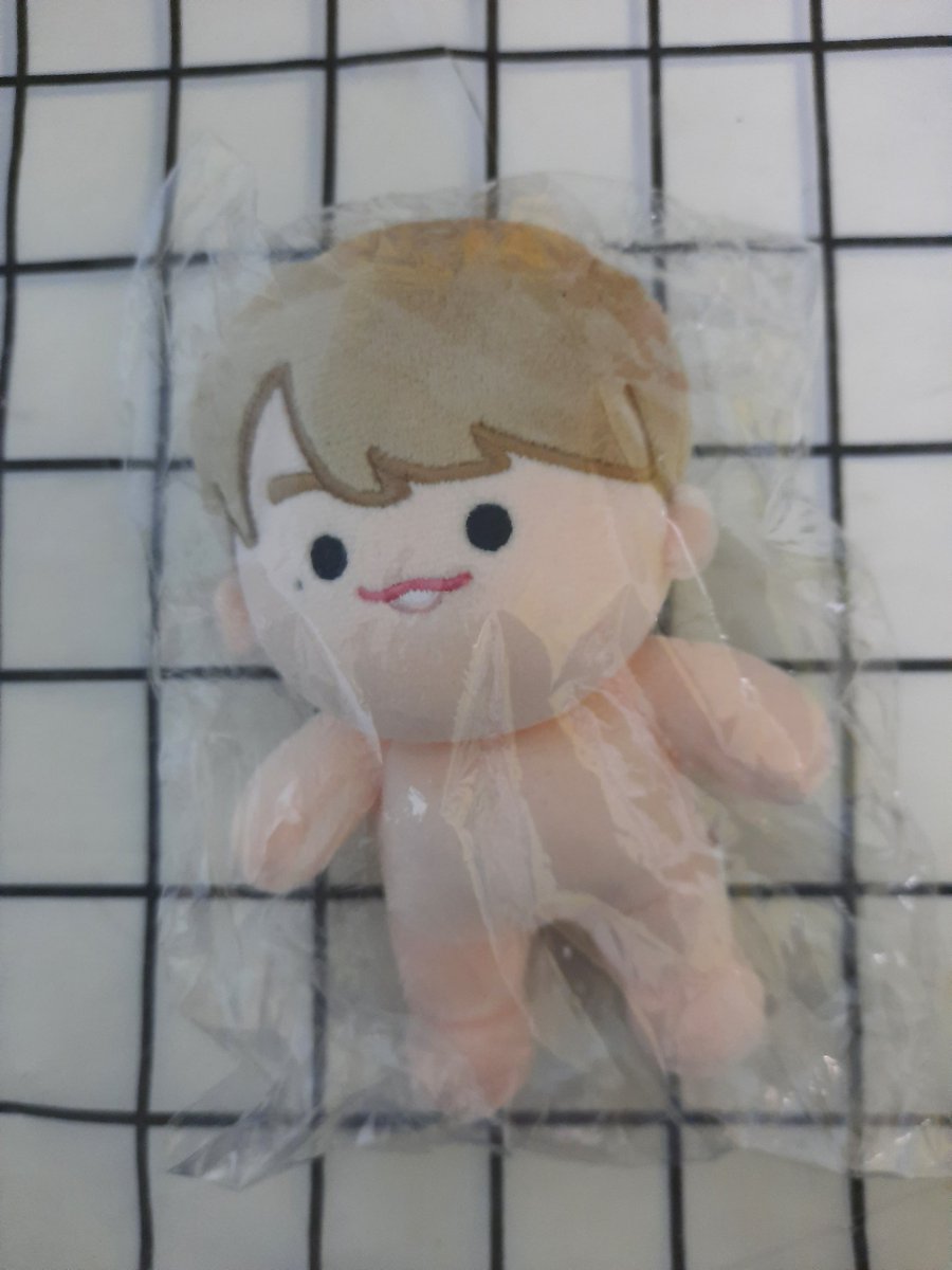 ncityzenies's tweet photo. [#wannaone]
- kang daniel doll : rm40 ea
(have one peach outfit : rm15)
- wanna one season greeting 2019 : rm50 all (some items might not be available inside negotiable)
exc pos https://t.co/iN7gyEdJHC