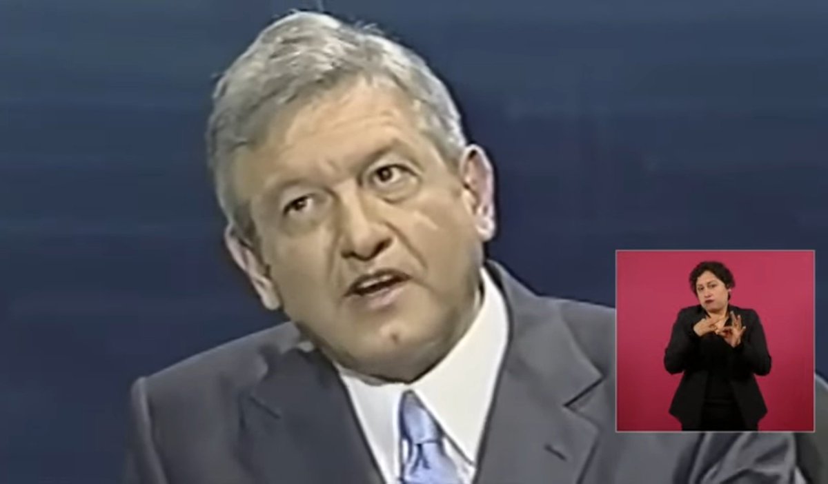 CristianGralaz's tweet photo. Desde siempre ha luchado por ideales, por principios; jamás ha luchado por cargos. @lopezobrador_ es y ha sido siempre un luchador incansable siempre cercano al Pueblo, con dignidad, ética y autoridad moral. Con el Pueblo venció todo reto. #LujoDePresidente https://t.co/rRG8Eyk0hQ