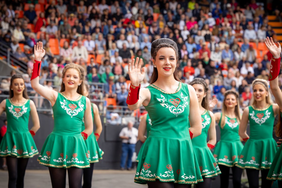 LorientAgglo's tweet photo. Festival Interceltique de #Lorient | #interceltique24
🙌 La Grande Parade des nations Celtes
🥁 Près de 3000 artistes, danseurs &amp; musiciens de tous les pays celtes
👒 Ont défilé en costumes traditionnels dans les rues de #Lorient
🤩 Pour un RDV immanquable du Festival! https://t.co/vXNNZmI0R8