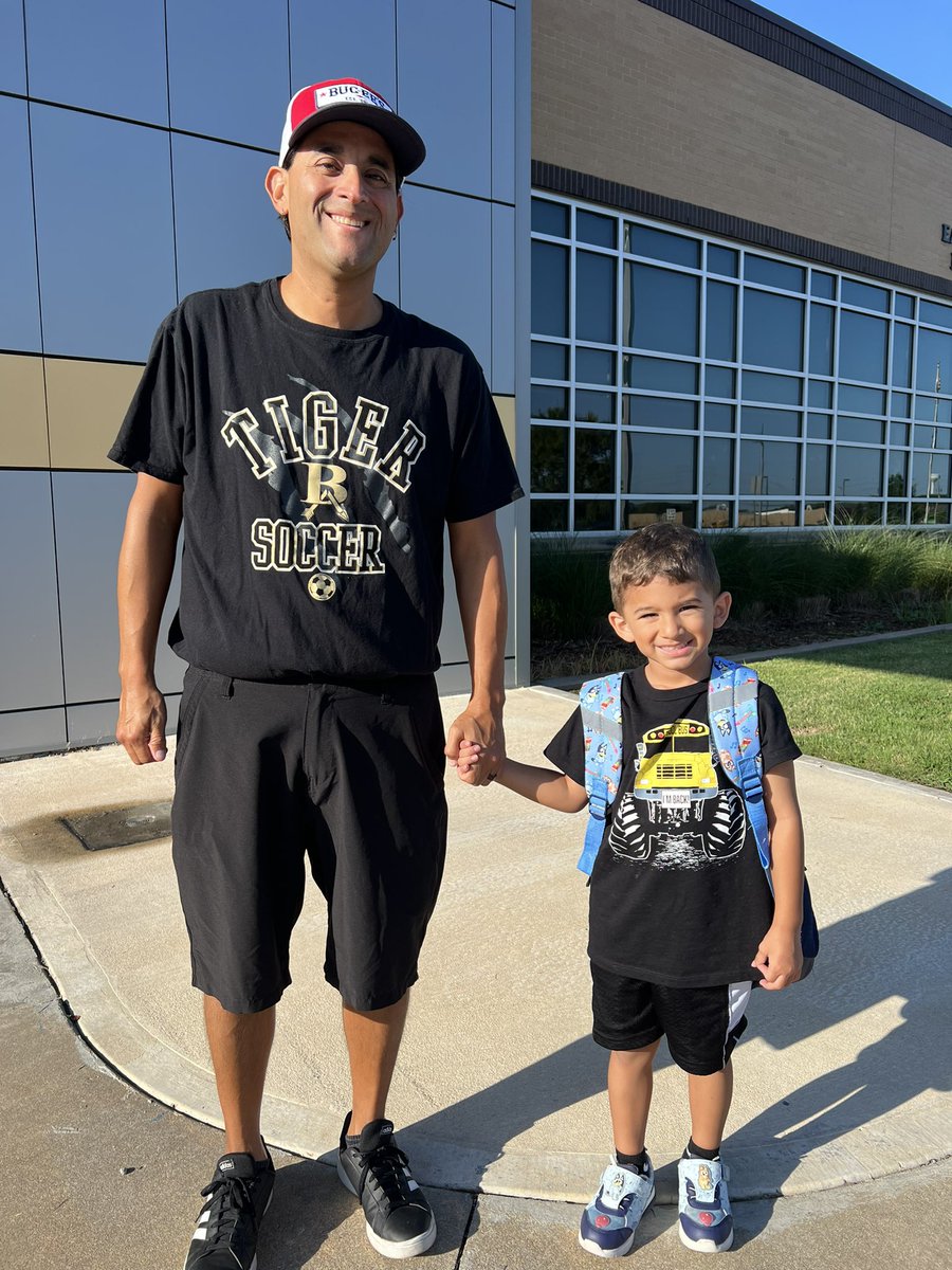 PTobjy's tweet image. 1st day of school!! It’s a great day to be a Tiger!! #BeAllinBa