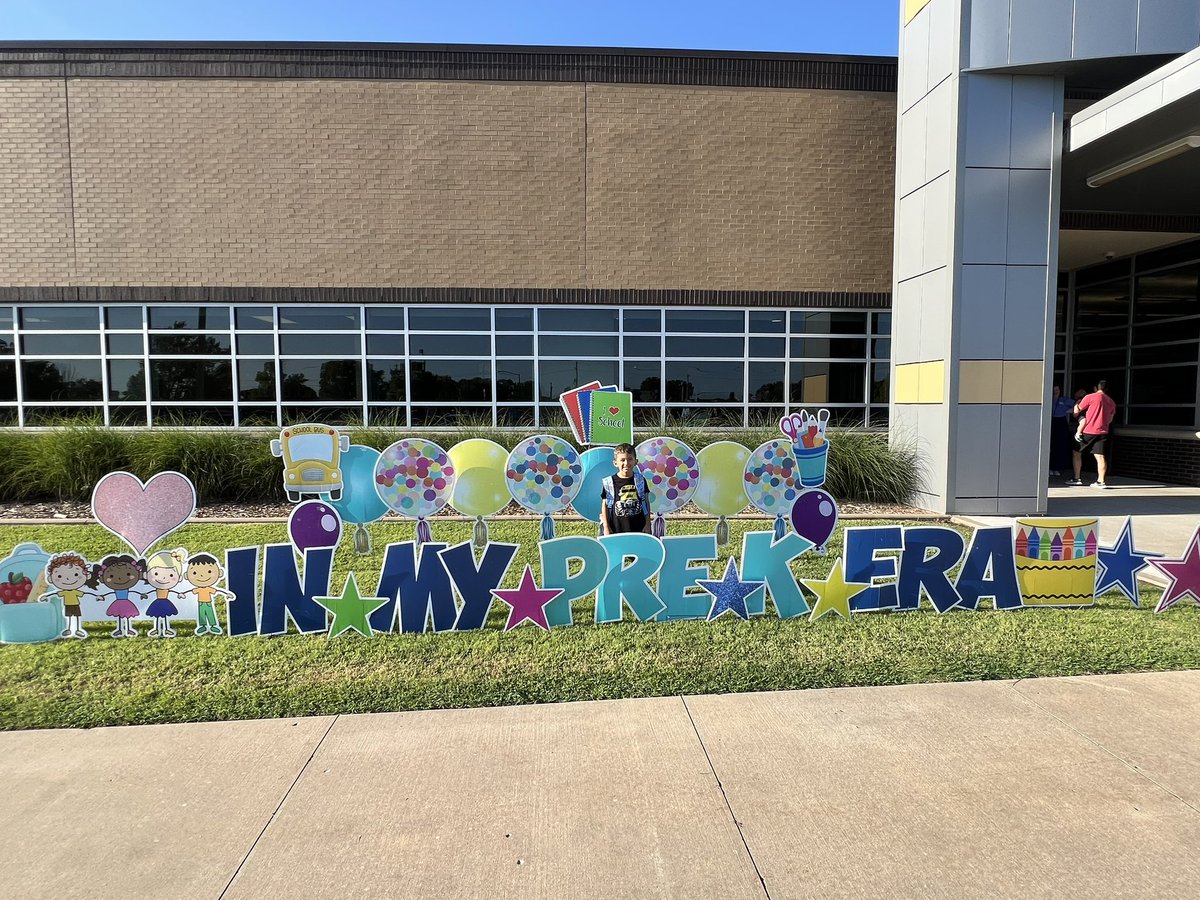 PTobjy's tweet image. 1st day of school!! It’s a great day to be a Tiger!! #BeAllinBa