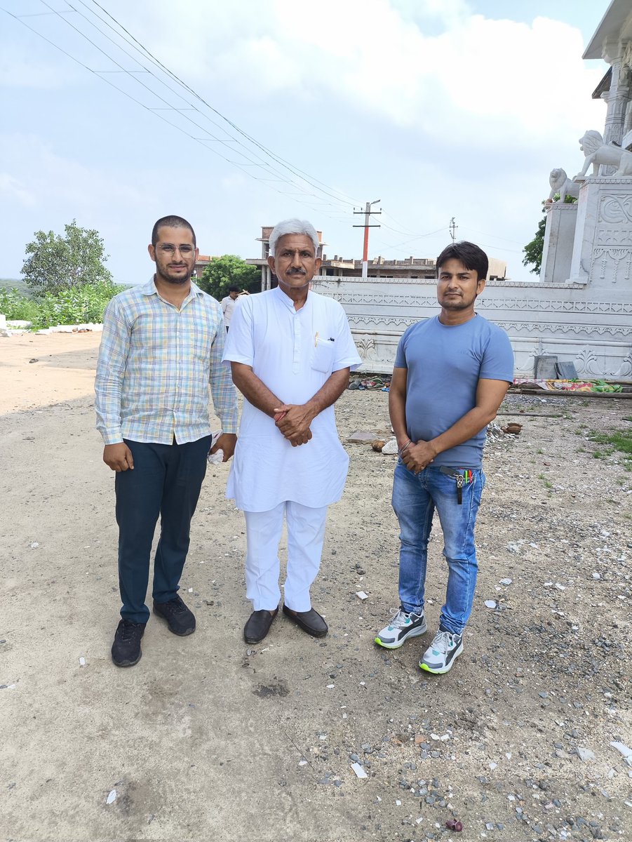 आज तक सुना था आज संयोग से मिले! 
सादगी और आदर्श व्यक्तित्व और जमीनी स्तर से जुड़े अपने #मसूदा विधानसभा विधायक महोदय  #वीरेंद्र_सिंह_जी_कानावत 
<a href="/V_S_Kanawat/">MLA Virendra Singh Kanawat</a> 🙏