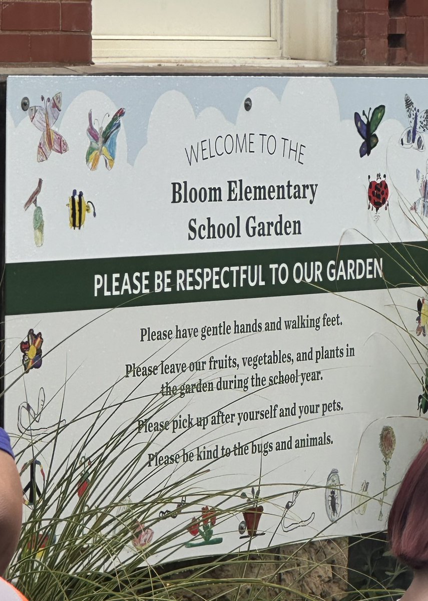 BLOOM_AP_'s tweet photo. Third graders are celebrating our awesome Bloom garden sign designed by our students. Thanks Ms.Graber and team for your passion to make Bloom spaces spectacular! #Bloomhere @BloomCompassion @BloomBulldogs https://t.co/T9RZeQg32g