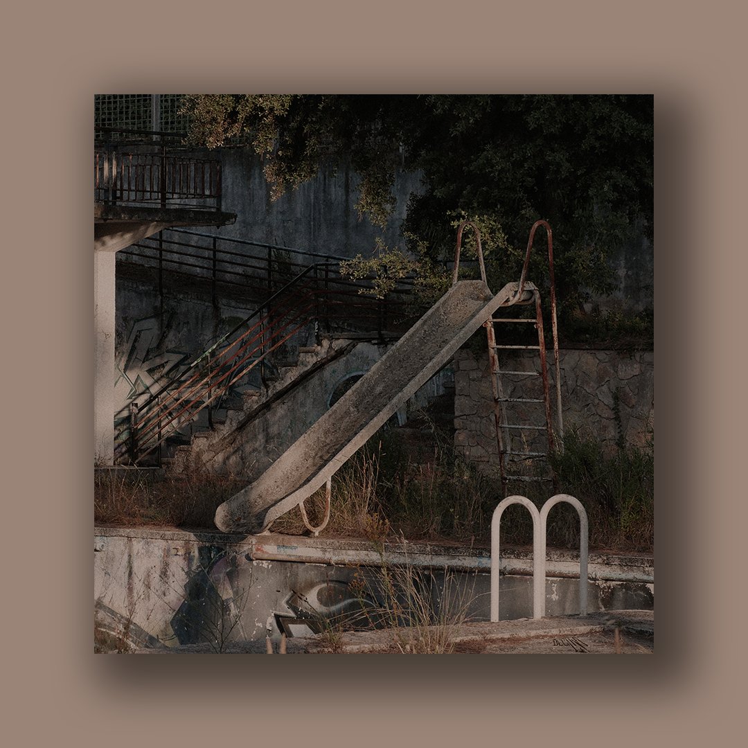 CMusicaManresa's tweet photo. #CMRECORDS 💿 Ja podeu escoltar 'Tots Morim Joves', el nou single de @declivigrup  💥

🤘🏻 La cançó explica la incertesa de fer-se gran, de mirar al futur i no veure-hi res.

🎧 Escolta'l i consulta'n tota la informació!

Més 👉🏻 Link a la bio 

#CasaDeLaMusica #SuportALaCreacio https://t.co/2NpxC8exnp
