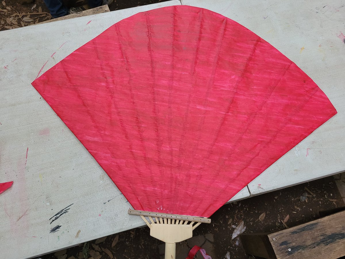 台風一過の17日は、せりがや冒険遊び場で狂言講座！
小道具や背景の用意も準備万端。
12時半からの練習から参加するもよし、14時半からの舞台発表を見に来るもよし！
室町時代から続く伝統芸能と冒険遊び場のコラボを楽しんじゃおう‼️
#狂言講座
#せりがや冒険遊び場