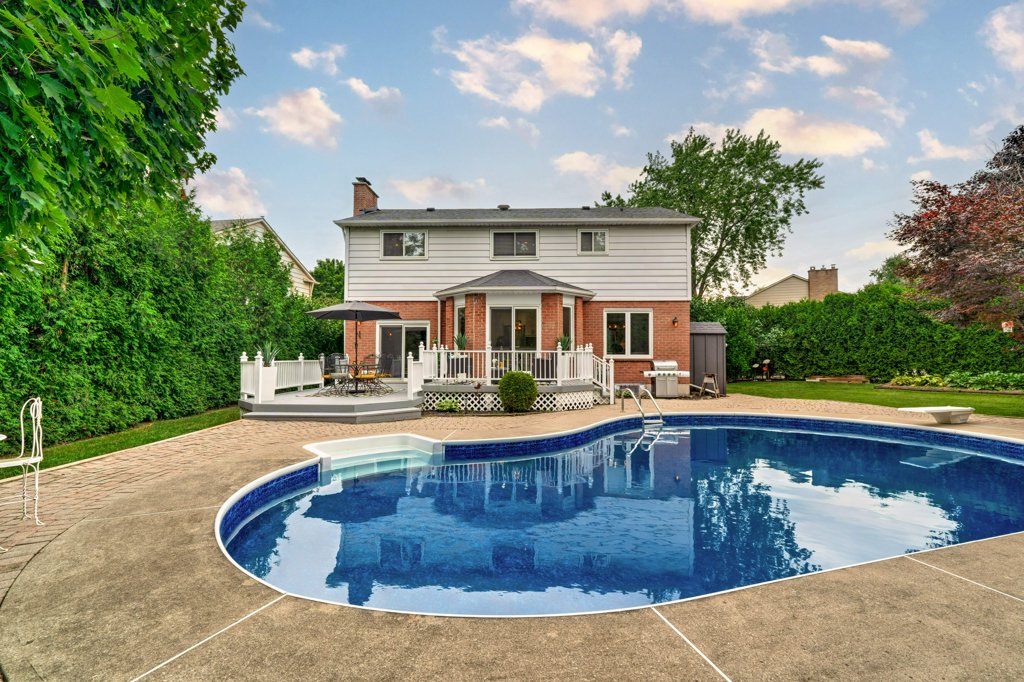 2182 MAPLEWOOD DR., BURLINGTON For Sale #realestate #burlingtonhomes #ho... youtu.be/pVVl2_ZYsx4?si… via <a href="/YouTube/">YouTube</a>  2182Maplewood.ca