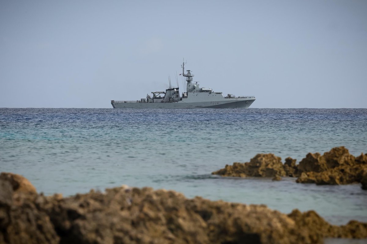 WarshipCam's tweet photo. HMS Trent (P224) River-class offshore patrol vessel off of Tortola - August 16, 2024 #hmstrent #p224
SRC: TW-@bvigovoff https://t.co/V9lAWbHBar