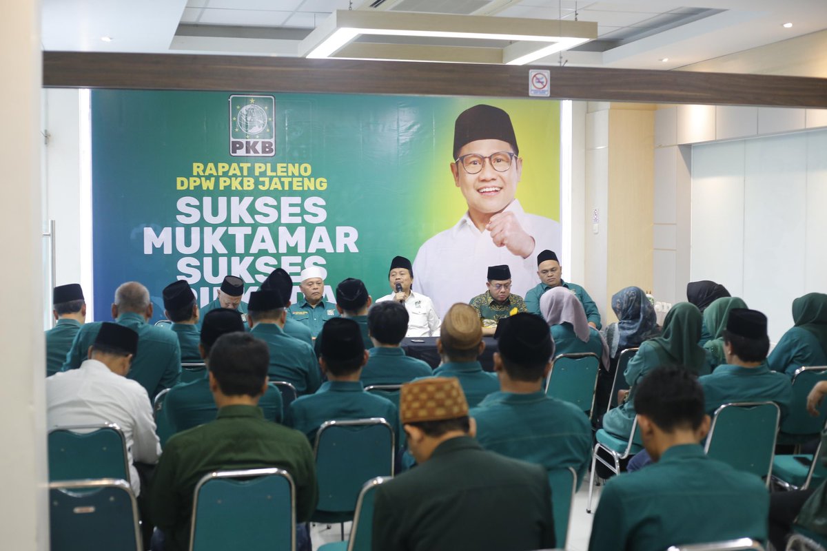 Sukirman_Kir's tweet photo. Bulat dan Tegas, Rapat Pleno DPW PKB Jateng memutuskan:  Memohon &amp; memberikan mandat sepenuhnya kpd Gus Muhaimin @cakimiNOW untuk ditetapkan &amp; disyahkan kembali sebagai Ketua Umum @DPP_PKB dalam Muktamar di Bali. @EmHasanuddin @pkbjawatengah https://t.co/QJzN1jCMh7