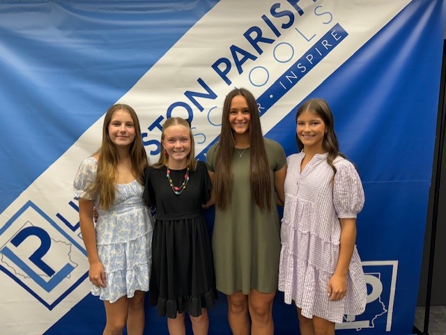 Livingston_PPS's tweet photo. Students representing Walker Junior High, Westside, and Doyle High joined us at the board meeting on August 15 to lead us in the Pledge of Allegiance. #TeamLivingstson #EmpowerChallengeInspire #LPStudentsCan #LPEmpowersEducators #LPStaffInspires #LPCommunityLove https://t.co/mPbr3ElUtX