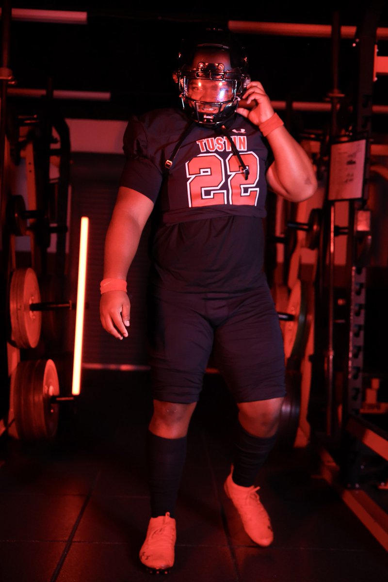 Tiller_Football's tweet photo. Tiller football is back in action tonight. Scrimmage kicks off at 630pm in the stadium. #TustinFootball #DefendTheBarn #TTown #FightingFarmers #GoBigRed https://t.co/DaaX9n1l5F