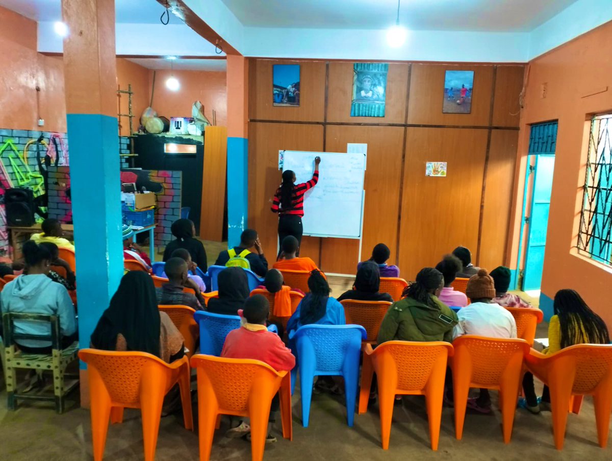 Maono Africa (@maonoafrica) on Twitter photo What role do teens play as Kenyan Citizens and young leaders?
Today, The executive director of <a href="/teendomafrica/">@teendomafrica</a> ,Sandra Ochola engaged our teens on their rights as children and their involvement in the community.
#YouthEmpowerment What role do teens play as Kenyan Citizens and young leaders?
Today, The executive director of <a href="/teendomafrica/">@teendomafrica</a> ,Sandra Ochola engaged our teens on their rights as children and their involvement in the community.
#YouthEmpowerment