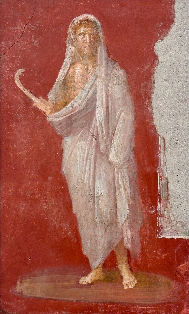 chapps's tweet photo. @HawkeJon @antmoose @cma_greekroman @WittsPat @rogueclassicist @romanarchaeouk @NCDrusus38 A good opportunity to see these two fresco panels together, below, as they would have originally been in the same room in the House of the Dioscuri. On the left, Apollo in the #BritishMuseum, as you say; Saturn on the right, veiled, with his sickle, now at the #MANNapoli.
📸 me https://t.co/7SqHJGjLFN