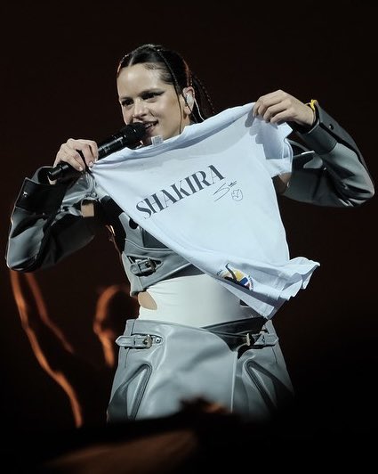 Congratulations on your new single, #Lisa &amp; <a href="/rosalia/">R O S A L Í A</a>! 💫🌹 #NewWoman