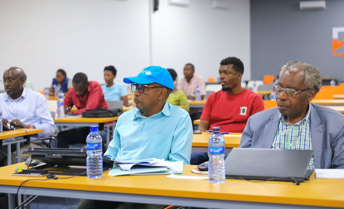 PNUDBurundi's tweet photo. Lancement de la Phase 2 de l’initiative #PromesseClimat. L'initiative permet l'appuie des pays pour la réalisat° des Contributions Déterminées au niveau National (#CDN) pour maintenir l'augmentation de la température mondiale bien en-dessous de 2°C et à moins de 1,5°C d’ici 2025. https://t.co/oFenOA2NPX