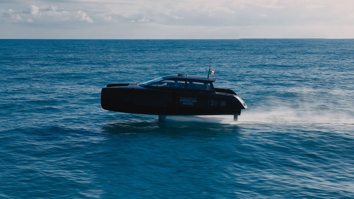 Bluegame's Radical Foiling Cat: The motorboat designed to keep up with America's Cup boats trib.al/isYWQEC