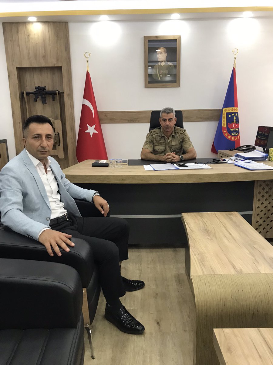 Uludere İlçe jandarma Komutanı olarak atanan jandarma Binbaşı Sayın.  İbrahim Halil ÇİFTÇİ ye  hayırlı olsun ziyaretinde bulundum. 
Değerli komutanımıza yeni görevinde kazasız belasız başarılar diliyorum.