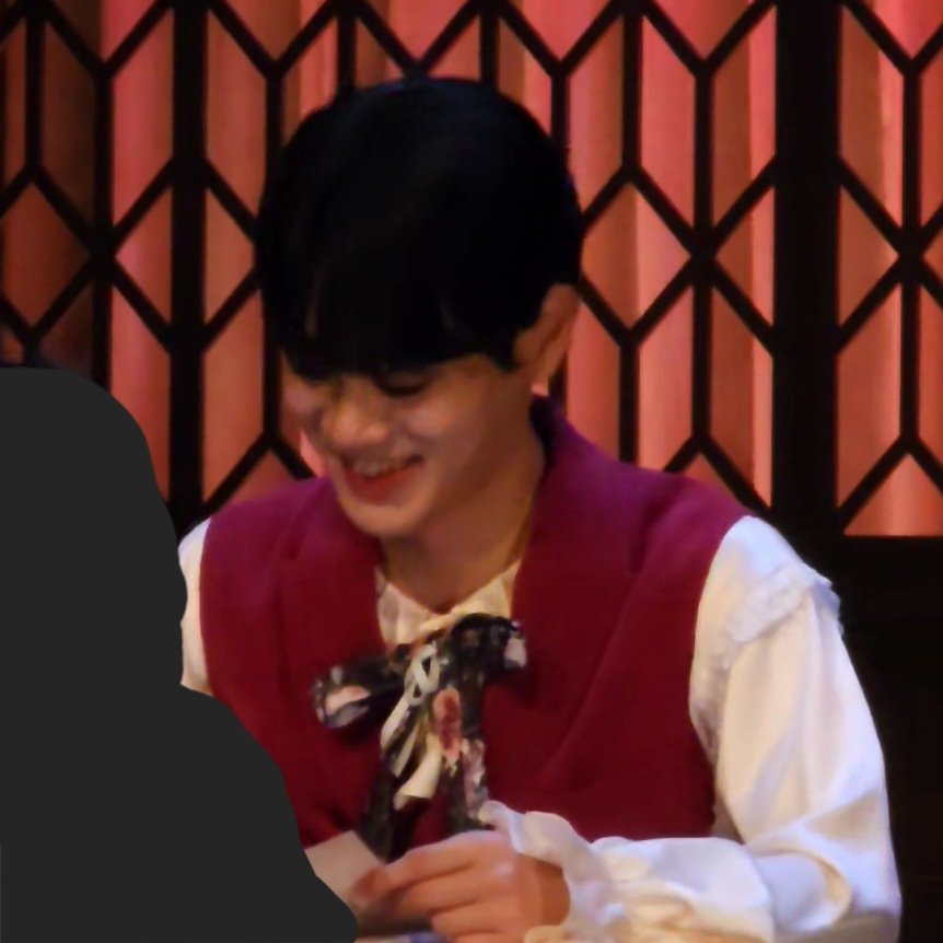 달리세컷
1. 배우님 공연은 100점 만점에 95점이에요 (심각)
2. "95점..."
3. 배우님 공연에 오점은 없으니까요!