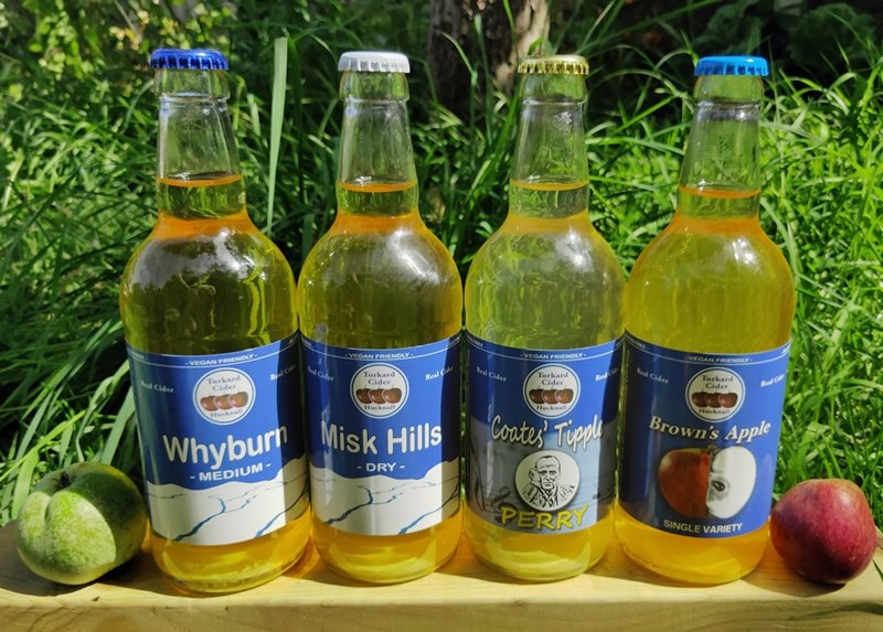 nottscider's tweet image. Sorting out final bits of printing &amp;amp; laminating, then getting the 500ml &amp;amp; 750ml bottles, &amp;amp; 3L pouches ready for loading up the Cider Wagon. Weather forecast is good for this Sunday, so all systems go. 👌 🍏🍎🍐
#cider #perry #pider #Hucknall #Nottingham #food #drink #festival 😋