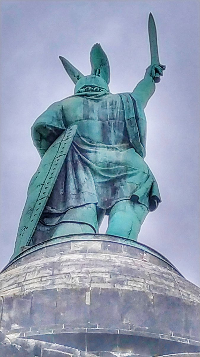 Einer der knackigsten Hintern von Lippe: Happy Birthday Herman, 149 Jahre auf den Tag genau