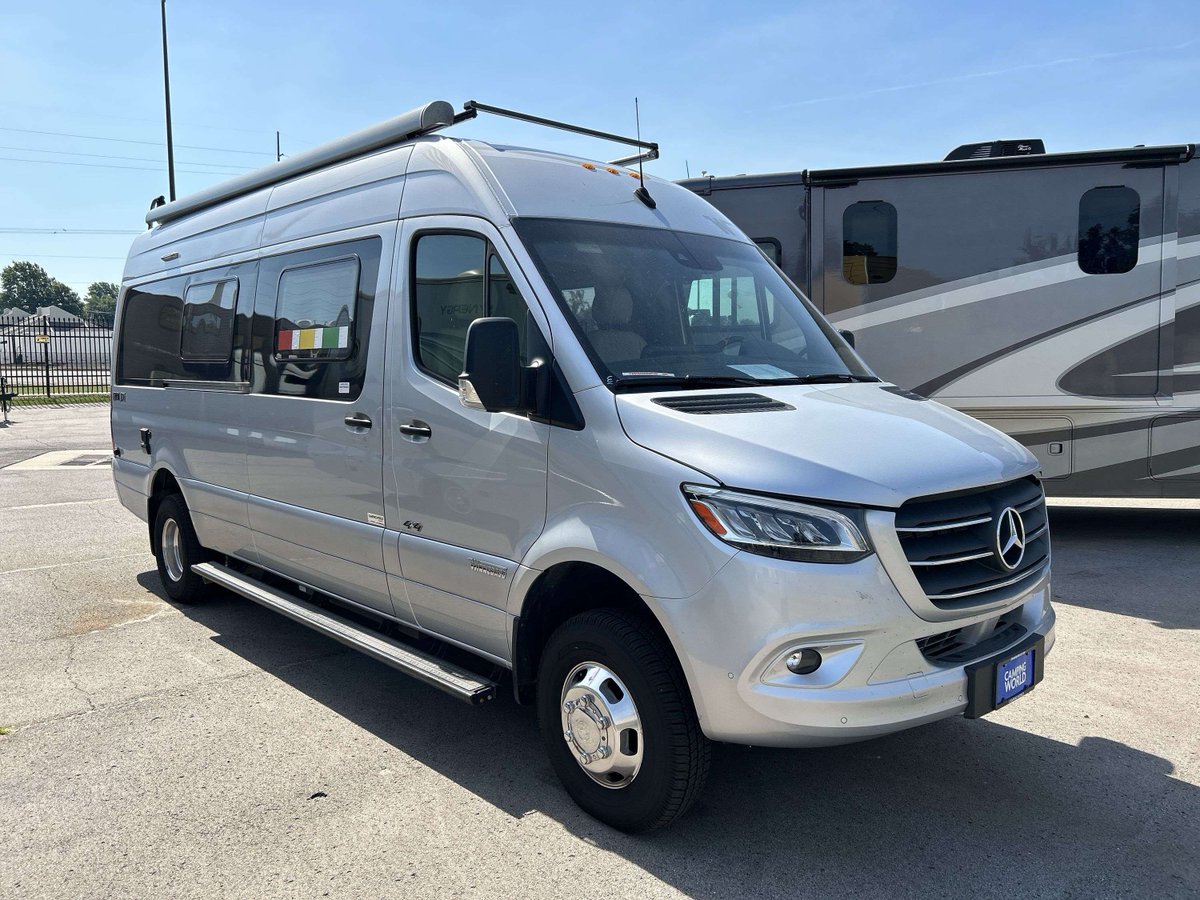 cw_auctions's tweet photo. Go big or go home 🚐​

Here's a glimpse at today's auction lineup in Oklahoma City → https://t.co/B5gARgvKpo https://t.co/hMJsrTRfWi