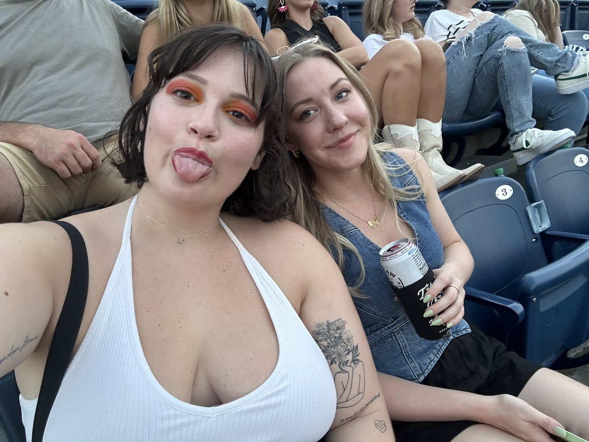 lawyer linds™️ 🍉 tweet media