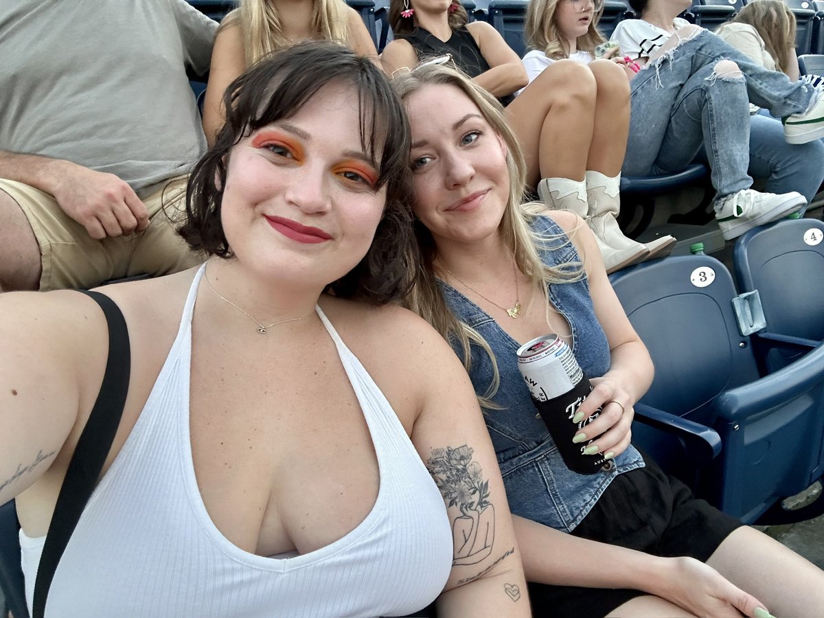 lawyer linds™️ 🍉 tweet media