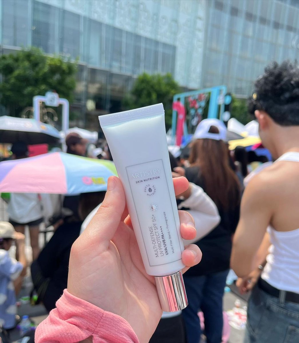 Amway's tweet photo. The #Artistry Multi-Defense UV Protect SPF 50+ is our highest achievable level of protection yet! And yes, that means full light, antioxidant AND barrier strengthening protection! ☀️😎 

📸 Amway Business Owner Jeerapa Treemuangsong
#ArtistrySkinNutrition #Amway #AmwayLife https://t.co/MmZttZ3Phj