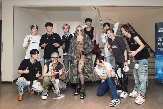 dee ✦ (ia) tweet media