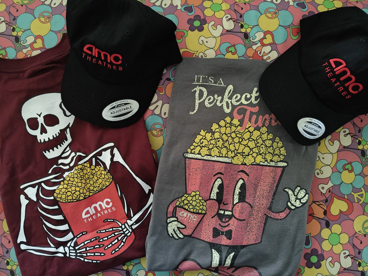 hippie_funny's tweet photo. Today's a great day, bestie &amp; I received our new AMC Theatres gear  #AMCMerchandise 🍿
These hats are nice &amp; soft &amp; we absolutely love the shirts
#ProudApes making a fashion statement 😉#AMCMerch 🚀 https://t.co/SBsN46Vwi2