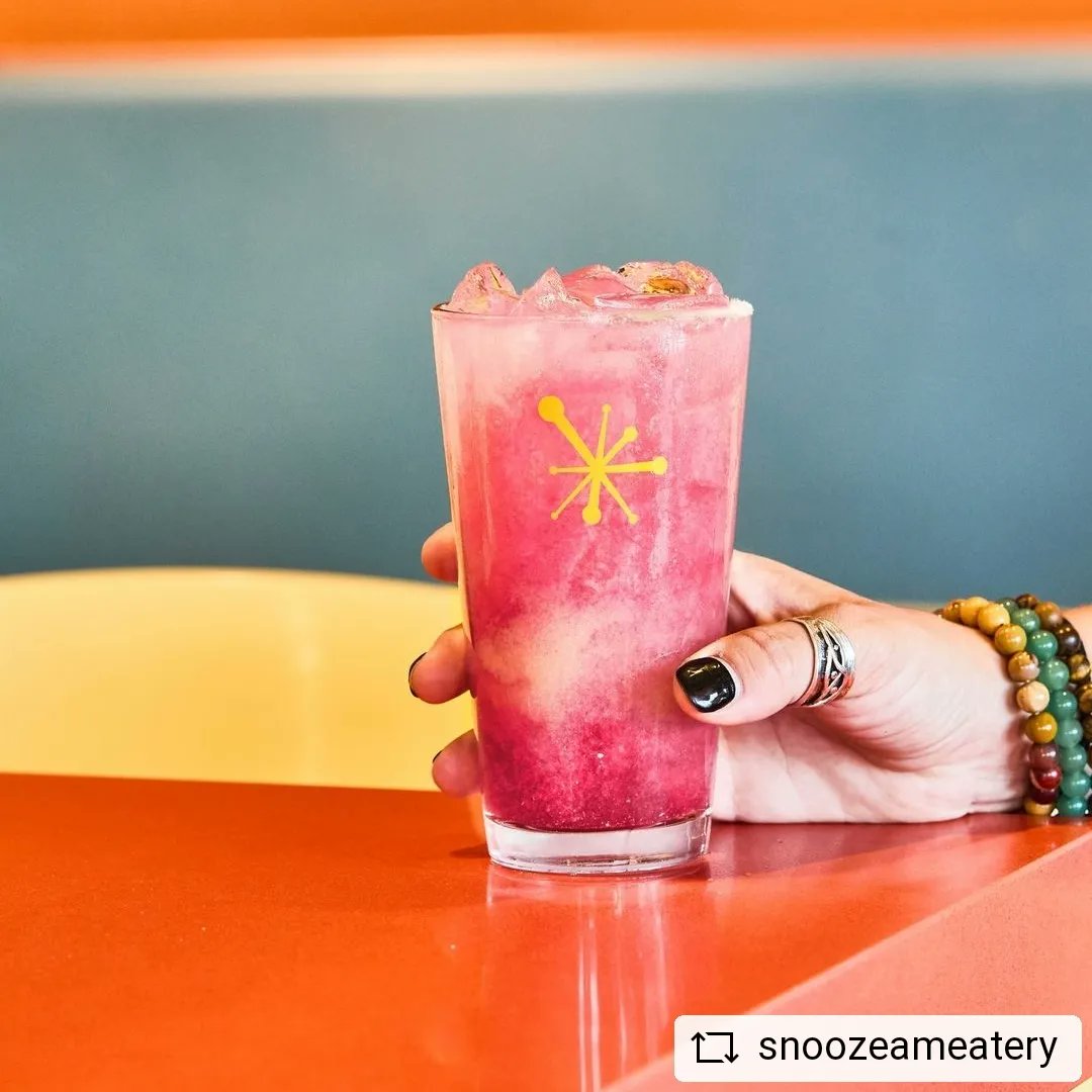 etsexpress's tweet photo. Happy #friyay #repost day! Today we spotted our 16 oz mixing glass in these beautiful photos by #snoozeameatery! These look delicious! 😋
.
.
.
#promotionaldrinkware #promoproduct #yourlogohere #yourbrandhere #cafe #restaurant #juicebar #juice #breakfast https://t.co/9LOE8v2oLX