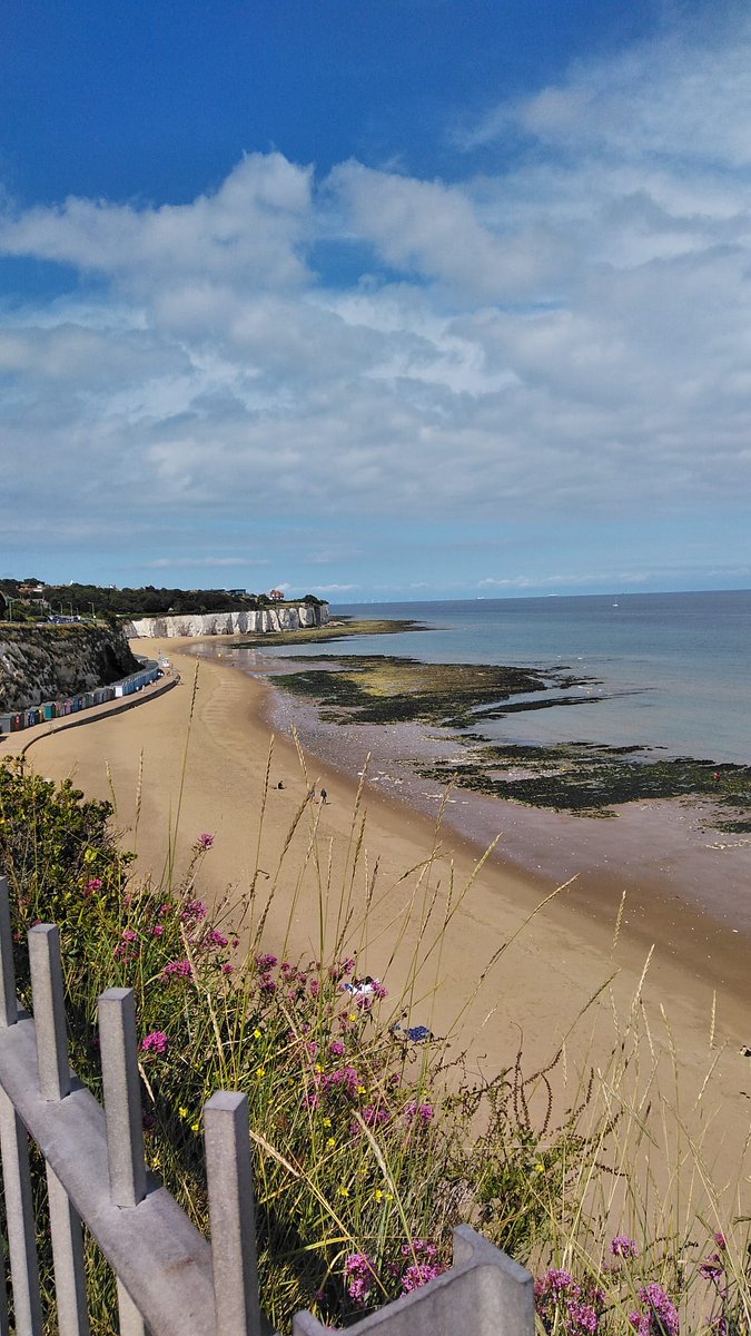 KerriePayne11's tweet image. Had such a lovely day out at #folkweek in Broadstairs for hubby's birthday today with @bekkah_payne 🥰
#summerholidays
#daysout
#Broadstairs