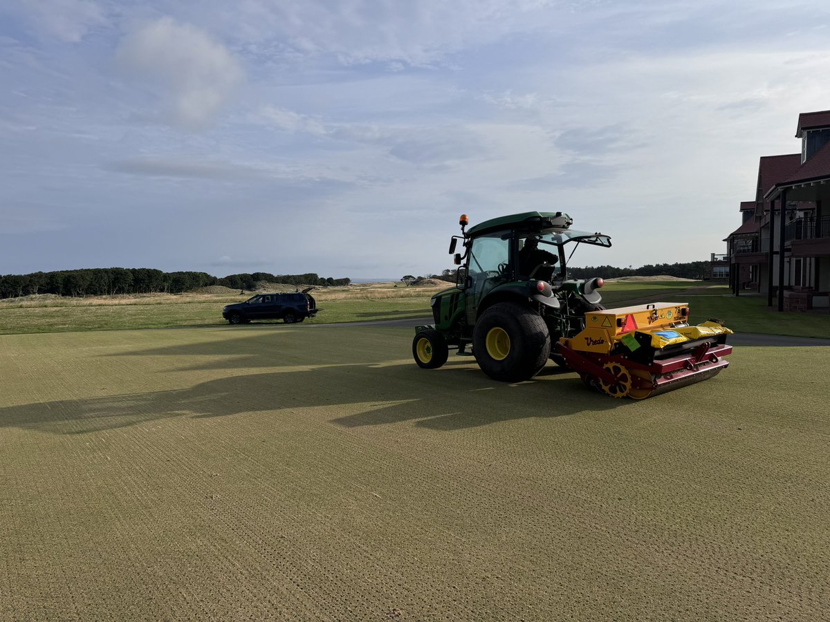 Liamcampbell808's tweet photo. Cored - Slit seeded - Dimple seeded -Top dressed - Dragged in - Rolled ✅⛳️ 🕳️  
@JoeBurnsTurf 🦸‍♂️ https://t.co/7BWip7Btw0