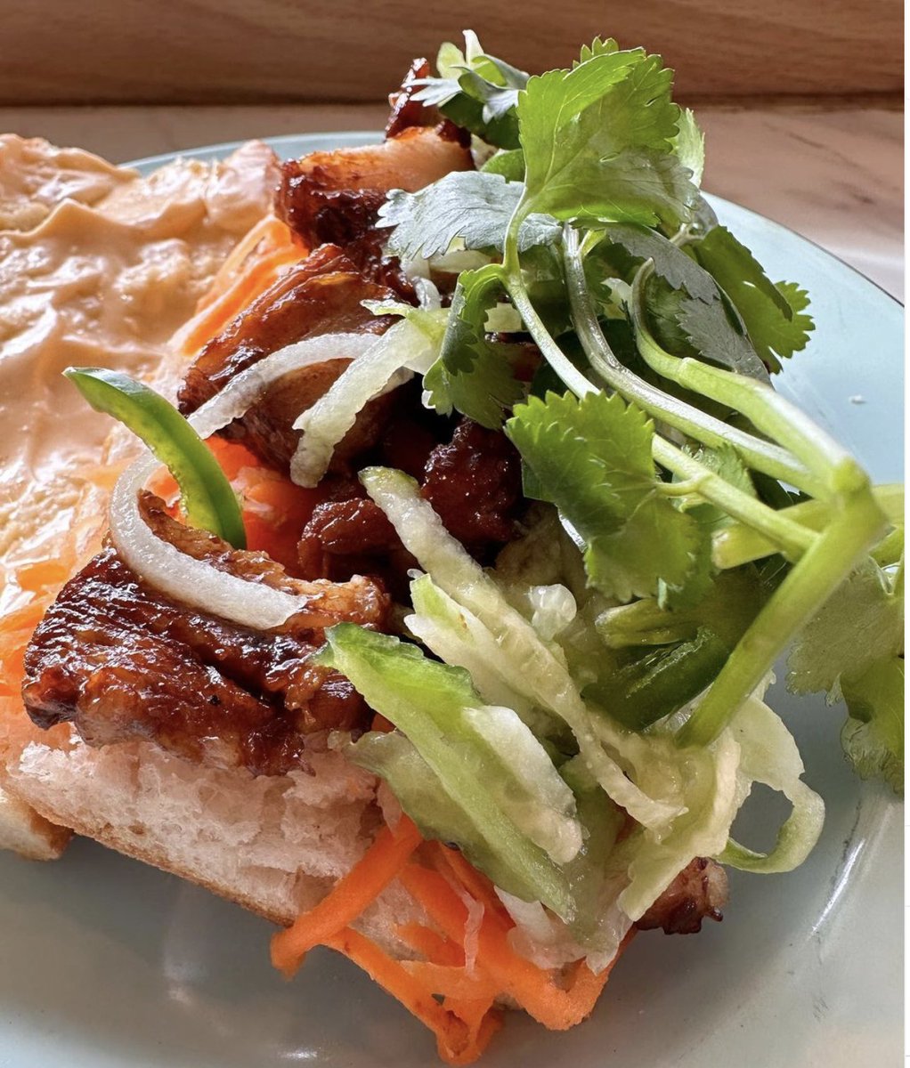 FoodsmithDUX's tweet image. A Sticky Pork Belly Banh Mi headlines our Friday lunch menu! Treat yourself! Call 781-934-0134 to order. We are here to serve until 2 p.m.!