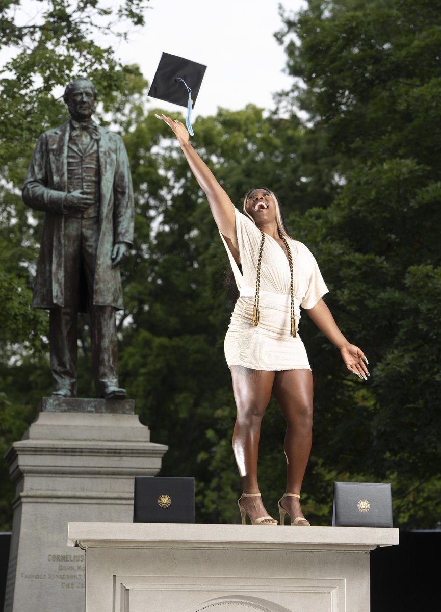 Veronica™⚓️ tweet media