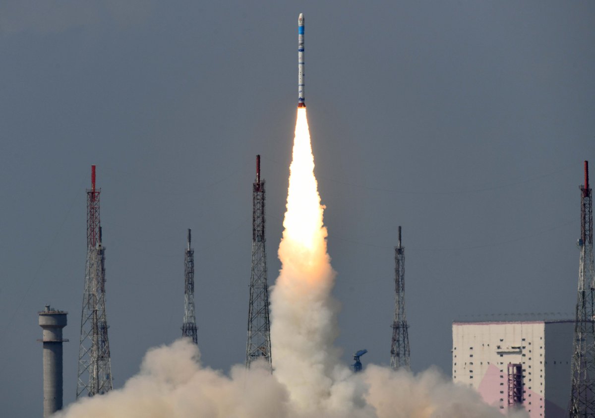 PointOrView's tweet photo. ISRO successfully launches SSLV-D3: By far the best Indian space launch footage. Also, find out why is this mission significant for India’s space sector? WATCH: https://t.co/SNoOsYmbjC
#India #IndiaSpace #IndiaNews #ISRO #ISROLaunch, #ISROLive,#EOS08 #SSLV #SSLVD3 #pointorview https://t.co/SAb6ivXt98