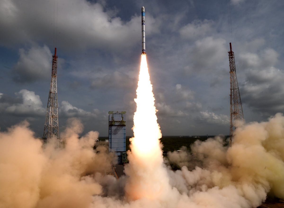 PointOrView's tweet photo. ISRO successfully launches SSLV-D3: By far the best Indian space launch footage. Also, find out why is this mission significant for India’s space sector? WATCH: https://t.co/SNoOsYmbjC
#India #IndiaSpace #IndiaNews #ISRO #ISROLaunch, #ISROLive,#EOS08 #SSLV #SSLVD3 #pointorview https://t.co/SAb6ivXt98