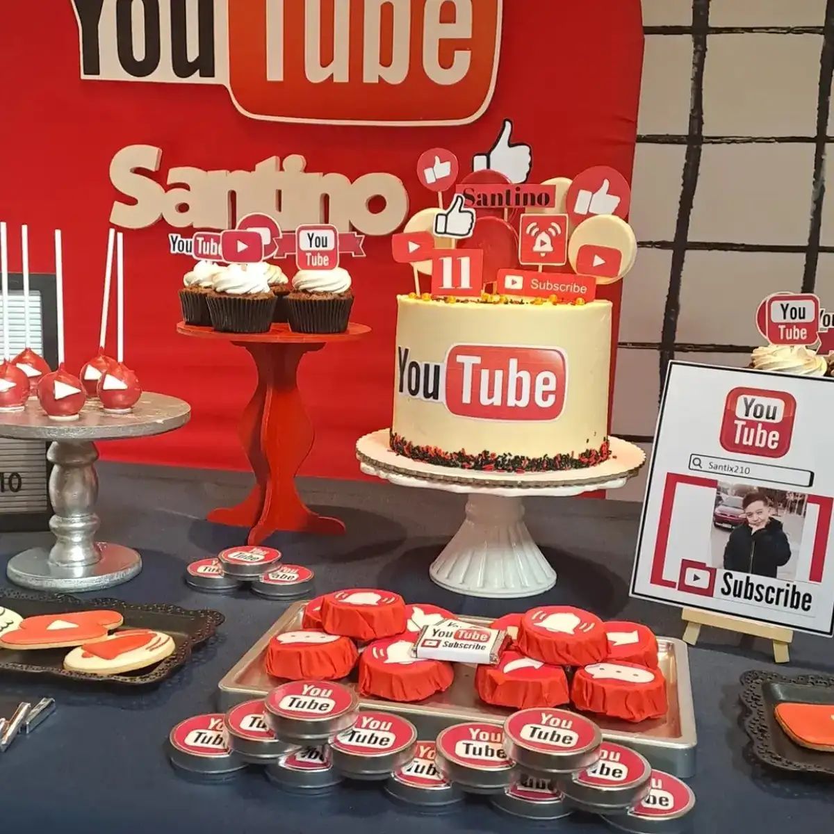 catchmyparty's tweet photo. Check out this awesome You Tube birthday party! What fun cookies! https://t.co/RCfRcW0XS6 #catchmyparty #partyideas #YouTube #youtubeparty #socialmedia #socialmediaparty https://t.co/8vb48zioQX