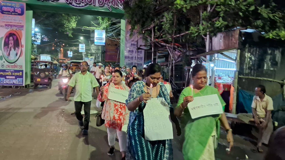 IndiraFellowWB's tweet photo. Indira Fellow Namrata Mukherjee and her Shakti Club members fiercely protested the horrific rape and murder of an R.G. Kar Medical College intern, demanding justice and systemic change to protect women.
#JusticeForIntern #EndViolenceAgainstWomen #ShaktiAgainstViolence https://t.co/Gp6luBcUmf