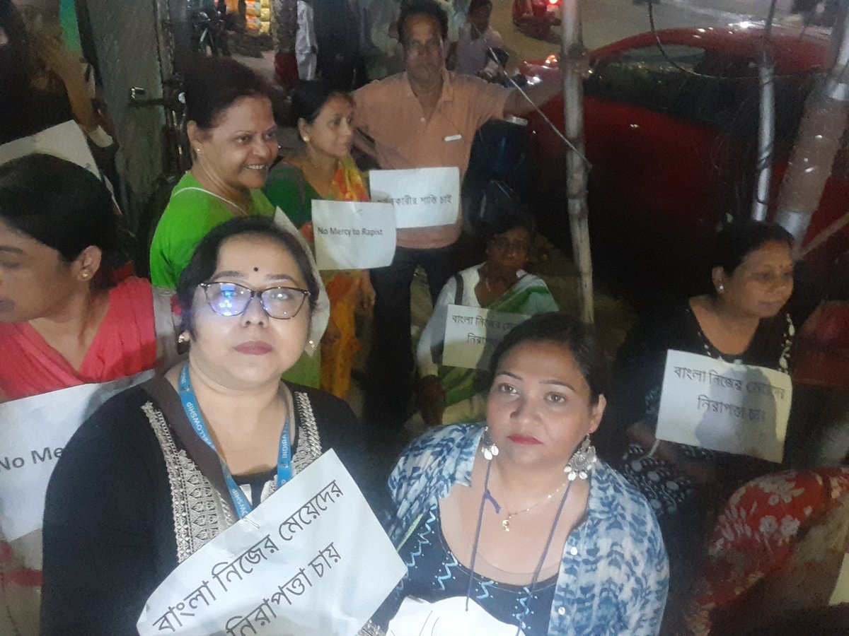 IndiraFellowWB's tweet photo. Indira Fellow Namrata Mukherjee and her Shakti Club members fiercely protested the horrific rape and murder of an R.G. Kar Medical College intern, demanding justice and systemic change to protect women.
#JusticeForIntern #EndViolenceAgainstWomen #ShaktiAgainstViolence https://t.co/Gp6luBcUmf